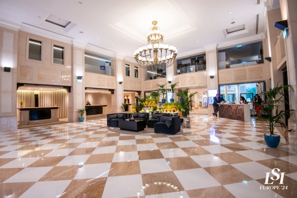 069 LSI Europe24 (Emily)