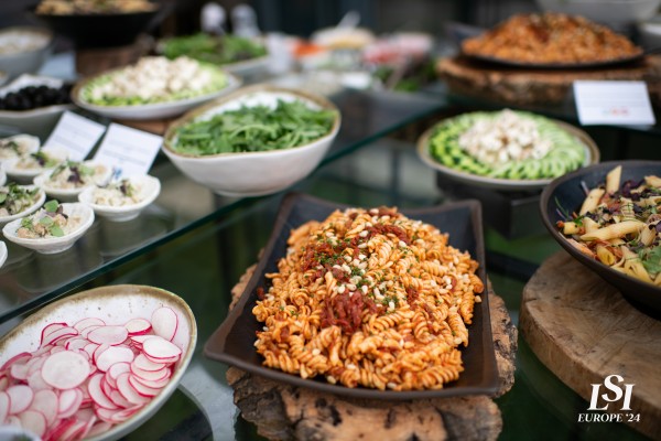 690 LSI Europe24 (Emily)