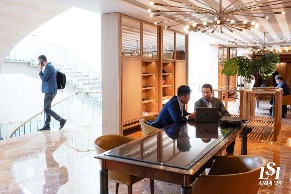 LSI ASIA DAY 1 - Roaming (BT) 253-2