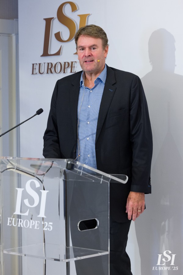 08-09-25 LSI Europe Track 1 Day 1 (ADAM)-191