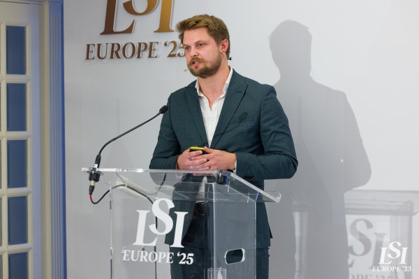 08-09-25 LSI Europe Track 1 Day 1 (ADAM)-287