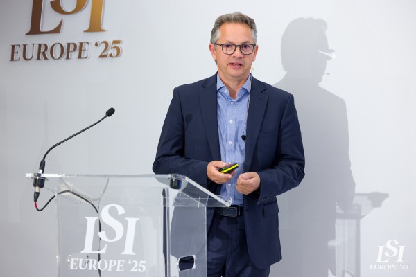 08-09-25 LSI Europe Track 1 Day 1 (ADAM)-371