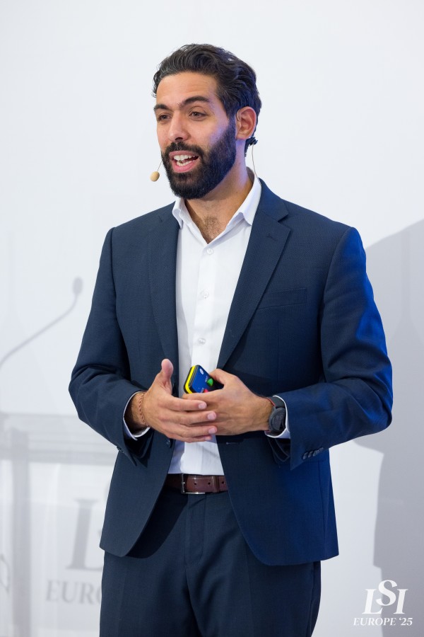 08-09-25 LSI Europe Track 1 Day 1 (ADAM)-397