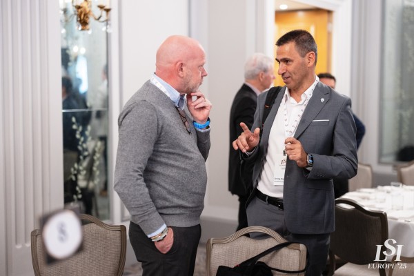 016 - DAY 2 - Private Lunch (Benny)